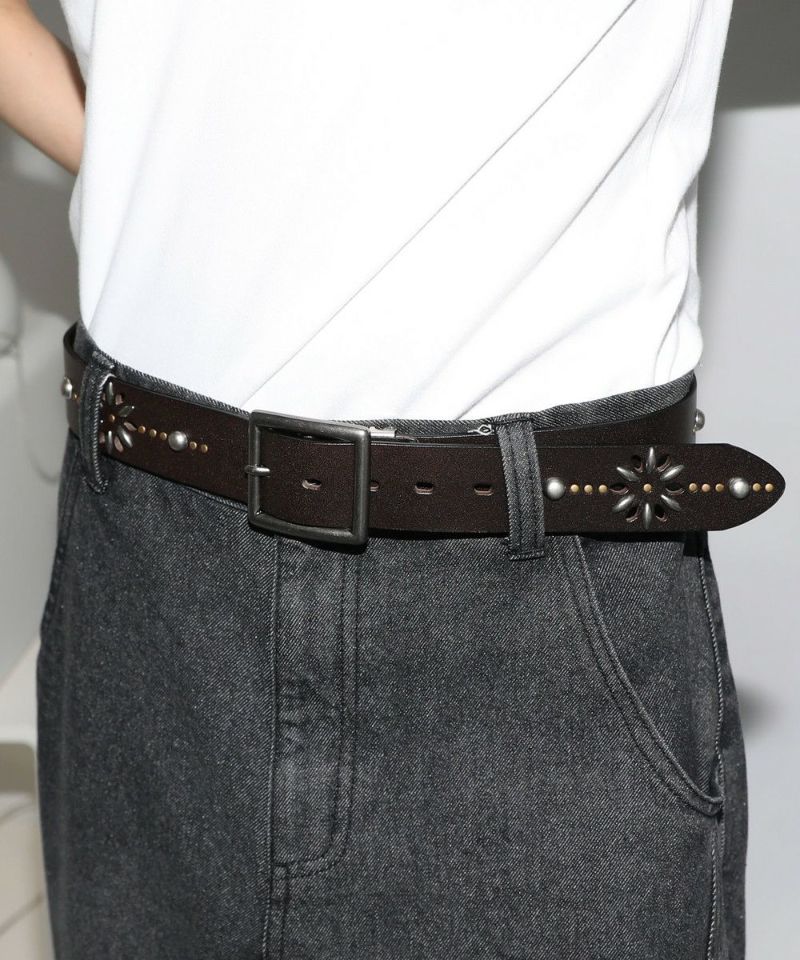 BLACK EYE PATCH×MOUSSY スタッズ付きブラウンベルト フラワースタッズ