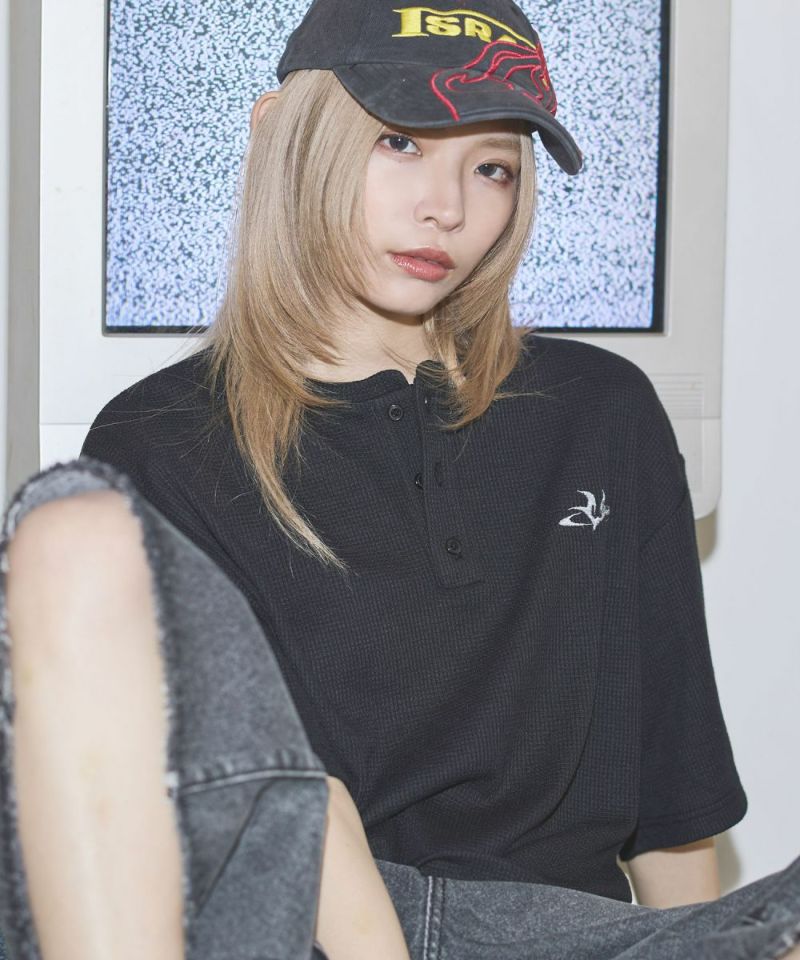 ドライワッフル刺繍ロゴヘンリーネックハーフスリーブTシャツ
